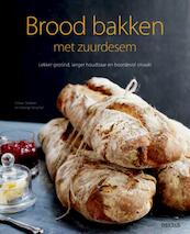 Brood bakken met zuurdesem - Göran Söderin, George Strachal (ISBN 9789044730746)